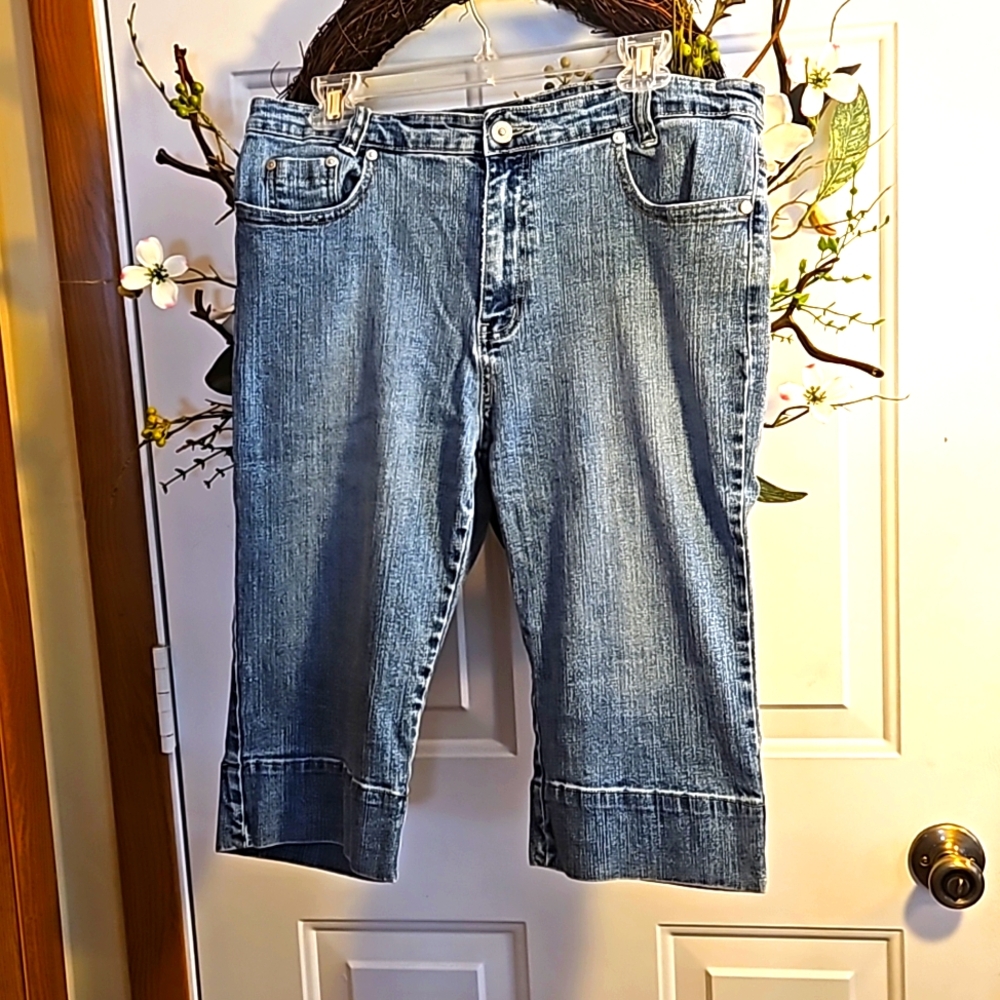Cosmopolitan Jeanswear Denim Capris